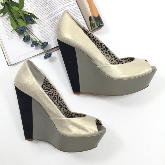 Jessica Simpson | Gold Black Color Block Wedges - Picture 2 of 7